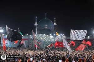 مراسم چهارپایه خوانی در حرم مطهر رضوی شب شهادت امام رضا علیه&zwnj;السلام 