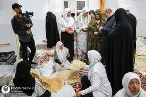 بازدید مدیرعامل بنیاد کرامت رضوی از پخت نان نذری