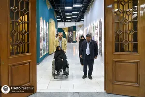 بازدید سرکار خانم مصطفوی دختر گرامی حضرت امام راحل(ره)از نمایشگاه رواق خدمت