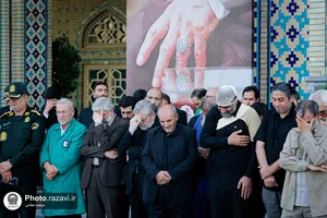 تشییع پیکر 2 شهید حادثه بلوار وکیل&zwnj;آباد مشهد در حرم مطهر رضوی