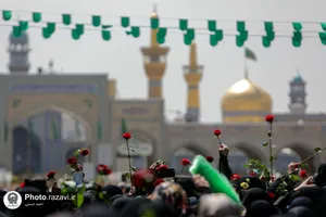 گلباران حرم مطهر رضوی در روز میلاد حضرت معصومه سلام الله علیها