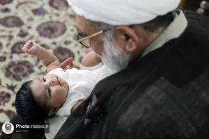 قرائت اذان و اقامه برای نوزادان تازه متولد شده توسط تولیت آستان قدس رضوی