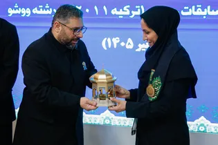 مراسم اهدای مدال به موزه آستان قدس رضوی