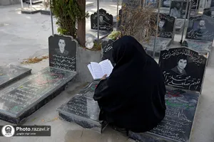 حضور تولیت آستان قدس رضوی در گلزار شهدای مدافع حرم