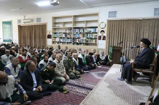 میزبانی امام‌جمعه خراسان جنوبی از خادمان کاروان زیر سایه خورشید