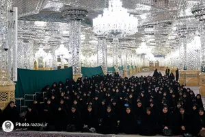 اهدای نشان خادمیاران خواهر رواق کودک
