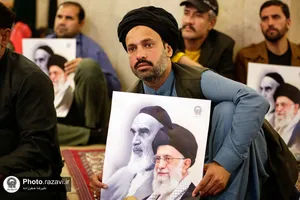 ترجمه همزمان سخنرانی رهبر معظم انقلاب در حرم مطهر رضوی