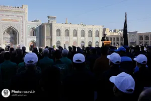 عزاداری خادمان حرم&zwnj; مطهر رضوی در صبح شهادت امام حسن عسکری علیه&zwnj;السلام