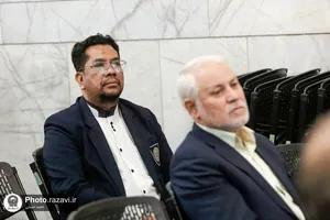 تشرف مهمانان شرکت کننده در اجلاس بین&zwnj;المللی زبان فارسی به حرم مطهر رضوی