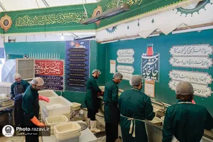 حضور جمعی از هنرمندان در چایخانه رضوی