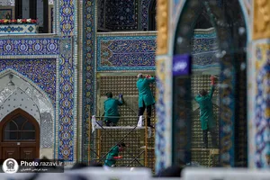 تنظیف پنجره فولاد صحن انقلاب حرم مطهر رضوی