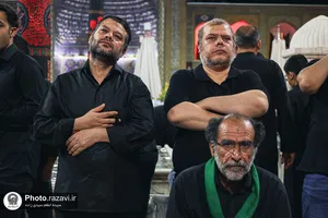 حرم مطهر رضوی در شب عاشورای حسینی