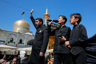 عزاداری هیئت کودکان در حرم مطهر رضوی