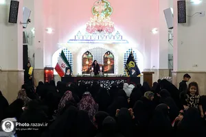 عزاداری بانوان عاشورایی اردو زبان در حرم مطهر رضوی