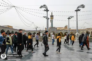 تشرف کاروان نوجوانان زیارت اولی به حرم مطهر رضوی