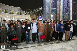 اعتکاف 1000 دهه هشتادی در حرم مطهر رضوی
