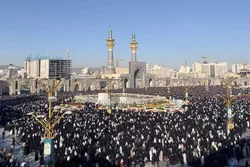 اقامه ۴۵ نماز جماعت در اماکن متبرکه رضوی هم‌زمان با لحظه تحویل سال ۱۴۰۵