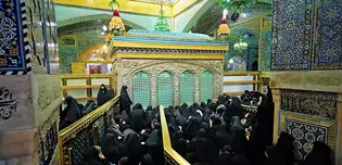 غبارروبی با اشک،مضجع نورانی امام رضا(ع)در آغوش خانواده شهدا