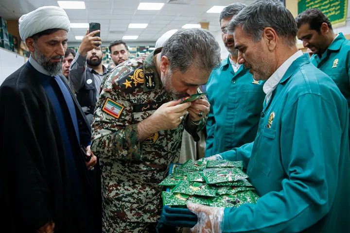 تشرف فرمانده نیروی پدافند هوایی ارتش جمهوری اسلامی ایران به حرم مطهر رضوی