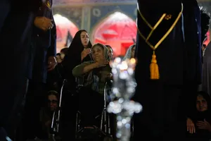 لاله&zwnj;گردانی خادم&zwnj;یاران فارس در سوگ امام رضا (ع) + تصاویر