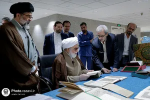 بازدید تولیت آستان قدس رضوی از کتابخانه مرکزی