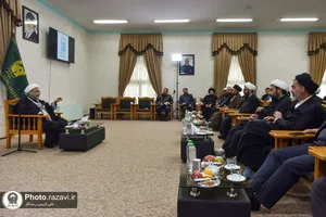 نشست صمیمی آیت الله آملی لاریجانی با طلاب مدرسه عالی فقاهت