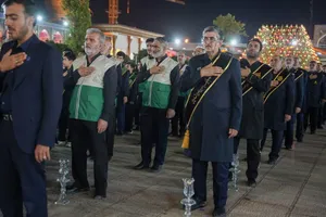 لاله&zwnj;گردانی خادم&zwnj;یاران فارس در سوگ امام رضا (ع) + تصاویر