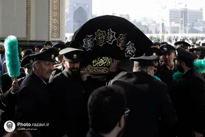 مراسم تشییع پیکر همسر مکرمه آیت الله وحید خراسانی در حرم مطهر رضوی