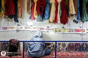 بازدید کارکنان حرم مطهر از شرکت فرش آستان قدس رضوی