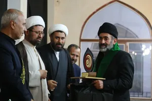 تجلیل از ۱۴ ذاکر اهل بیت در اولین همایش پیرغلامان رضوی در اردبیل