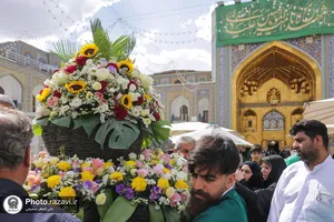 گل&zwnj;آرایی حرم مطهر رضوی به مناسبت عید غدیر