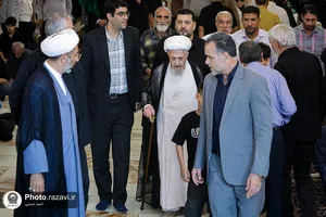 تشرف آیت&zwnj;الله جعفر سبحانی به حرم مطهر رضوی