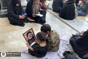 زائران رضوی چشم انتظار شهیدان خدمت