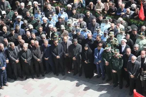 حماسه پرشور همدانی&zwnj;ها در بدرقه پیکر سپهبد شهید &laquo;شادمانی&raquo; + تصاویر