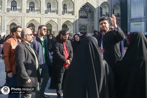 تشرف جمعی از اعضای باشگاه فیلم رویش به حرم مطهر رضوی