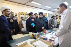 بازدید دانش‌پژوهان مدرسه نسخه‌شناسی دارالعلم از کتابخانه حرم رضوی