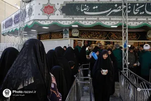 توزیع یک میلیون اشترودل رضوی در چایخانه حرم