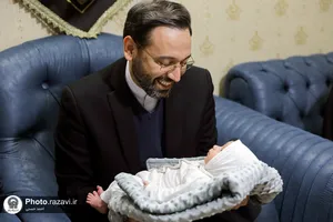 دیدار قائم&zwnj;مقام تولیت آستان قدس رضوی با خانواده دارای 8 فرزند