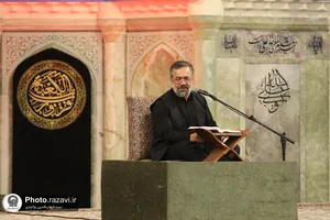 مناجات خوانی سحر&zwnj;گاهی حاج محمود کریمی در حرم مطهر رضوی
