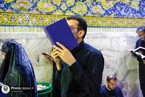 حرم مطهر رضوی در شام شهادت امام رضا علیه&zwnj;السلام