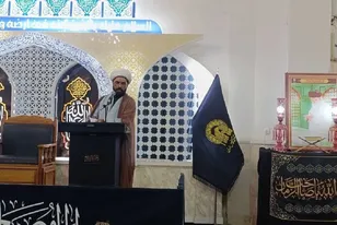  قائد الثورة الشهيد السيد علي الخامنئي (رضوان الله تعالى عليه) كان شمس الأمة الإسلامية