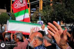 تشییع پیکر 2 شهید حادثه بلوار وکیل&zwnj;آباد مشهد در حرم مطهر رضوی