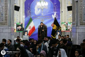 تشرف 300 دانشجوی غیر ایرانی به حرم مطهر رضوی