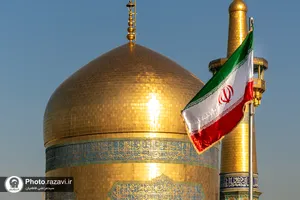 نصب پرچم ایران در حرم مطهر رضوی