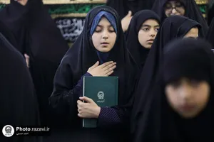 تجمع دانش آموزان دختر حافظ در حمایت از قرآن در حرم مطهر رضوی