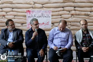 دیدار جمعی از شعرا و نویسندگان دفاع مقدس با تولیت آستان قدس رضوی