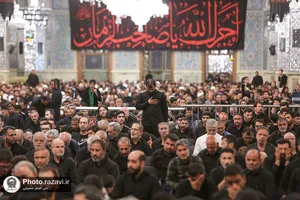 اقامه نماز جمعه در ظهر عاشورا و طنین لبیک یا قرآن درپی هتک حرمت به قرآن