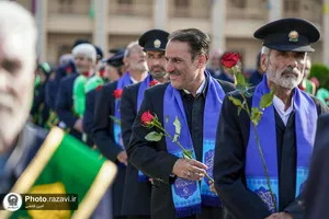 گلباران حرم شاهچراغ در شیراز