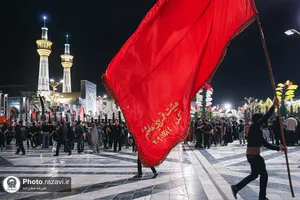 آیین علم&zwnj;گردانی هیئت&zwnj;های مذهبی مشهد در حرم مطهر رضوی