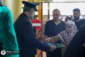 استقبال از زائرین دهه آخر صفر در فرودگاه مشهد